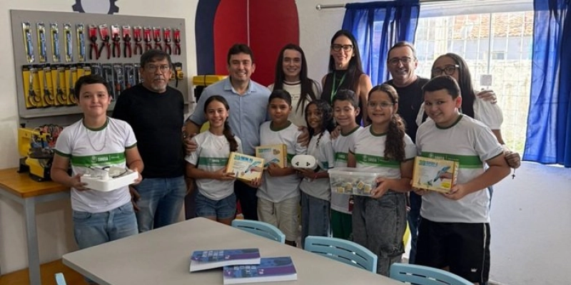 No Distrito de Lagoa dos Estrelas, prefeito Helder Carvalho inaugura Espaço Maker e reforça ensino inovador na rede municipal