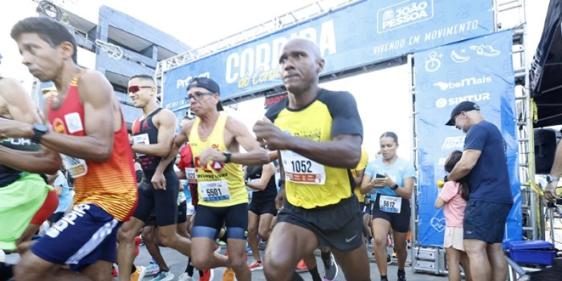 Leo Bezerra destaca que João Pessoa é a capital dos esportes saudáveis durante 3ª Corrida do Consumidor