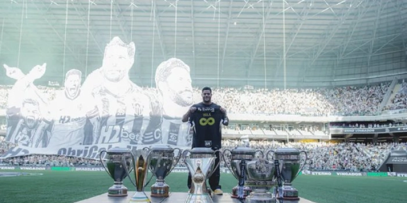 Hulk se despede do Atlético-MG com homenagens e mosaico na Arena MRV