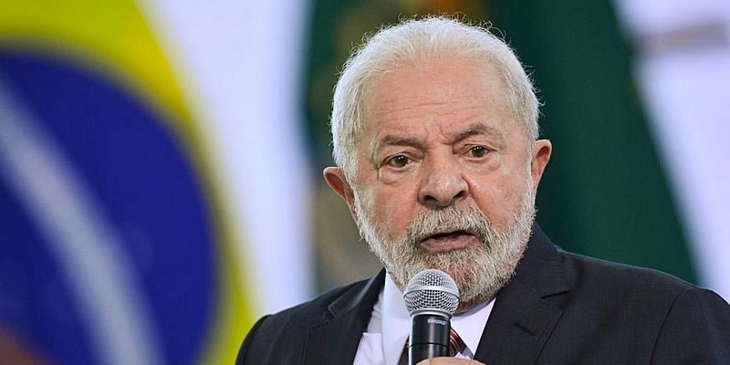 Lula assina MP e zera "taxa das blusinhas"