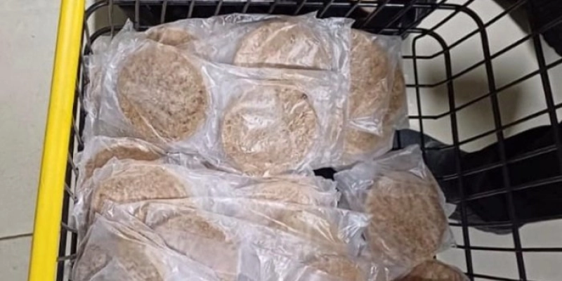 MP-Procon autua supermercado de Conde por comercialização de produtos vencidos e impróprios ao consumo
