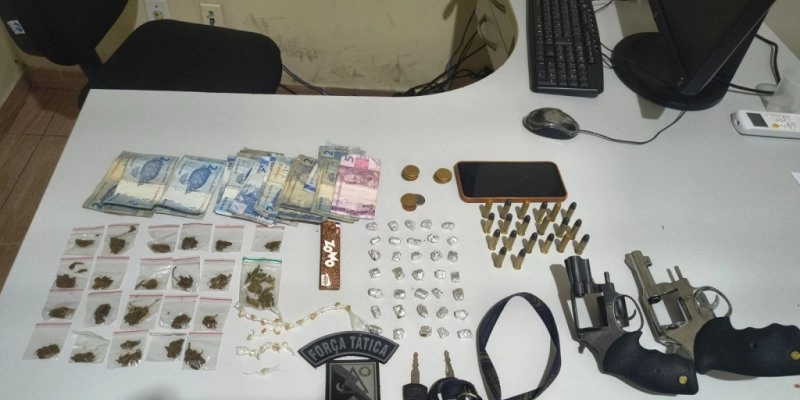 Polícia militar prende dois suspeitos e recupera dois veículos roubados