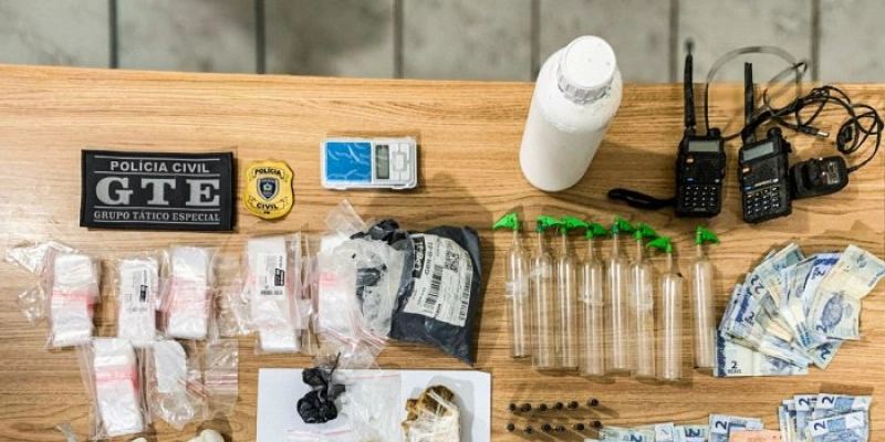Polícia Civil prende homem por tráfico de drogas e apreende entorpecentes e munições