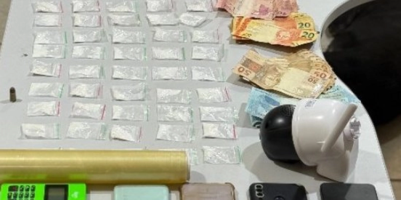 Com máquina de cartão e câmera, grupo é preso por tráfico de drogas em São Bento