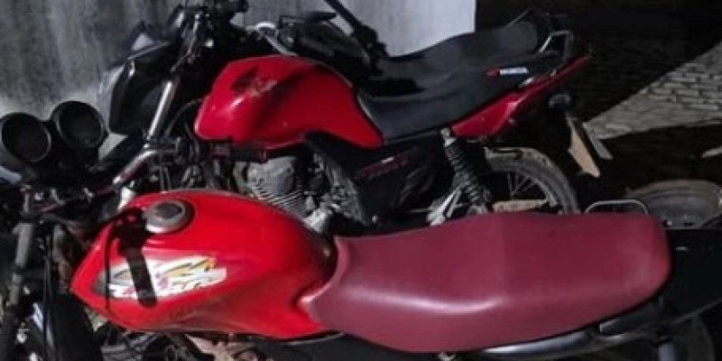 Suspeitos tentam fugir da polícia, mas motocicleta adulterada é apreendida