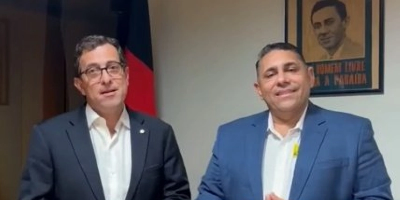 João Neto apresenta projeto para fortalecimento da apicultura ao deputado Gervásio Maia