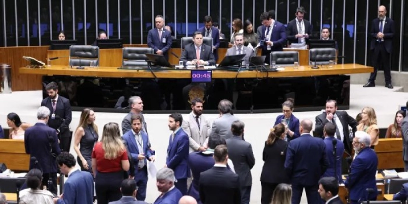 Congresso derruba vetos de Lula à LDO e libera repasses a prefeituras inadimplentes