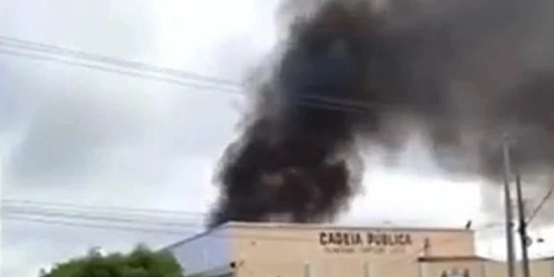 Detentos ateiam fogo em cela durante banho de sol em Conceição