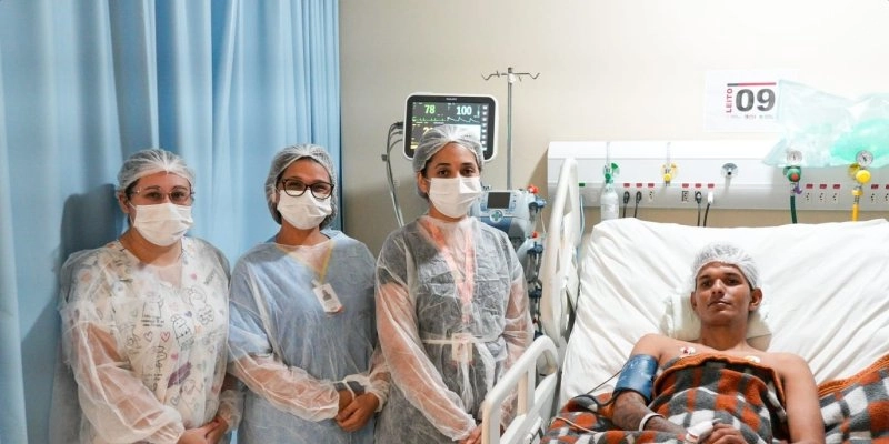 Paciente de 25 anos se recupera bem após transplante de coração no Hospital Metropolitano