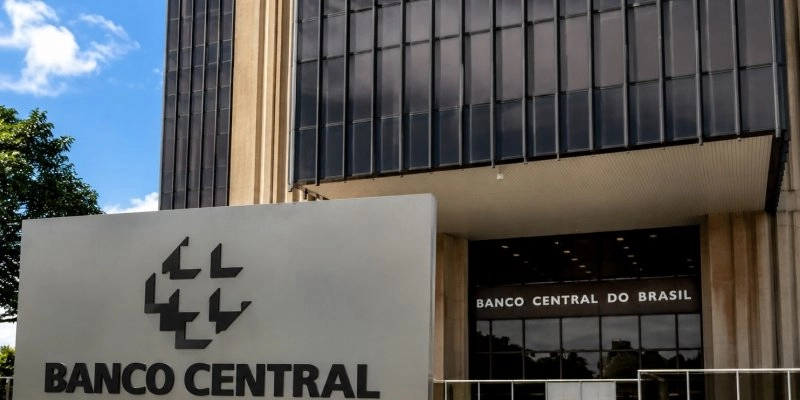 Crise no Banco Master expõe fragilidade, mas BC diz que sistema absorveu impacto