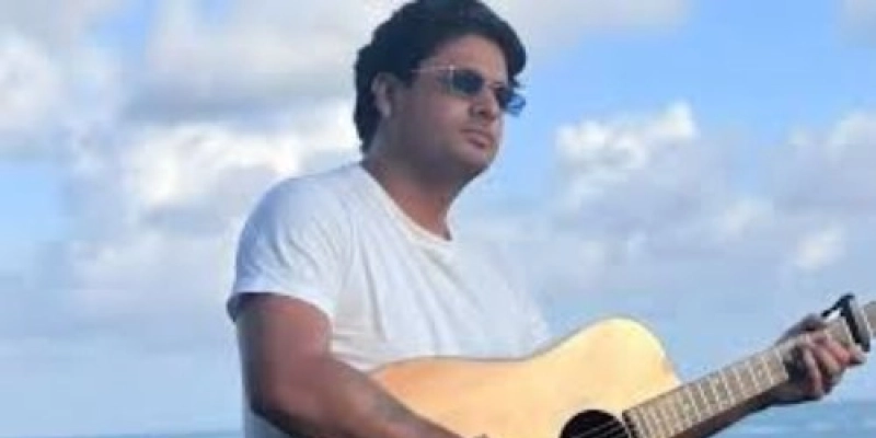 Réu por tentativa de feminicídio e estupro, músico João Lima ganha liberdade sob cautelares