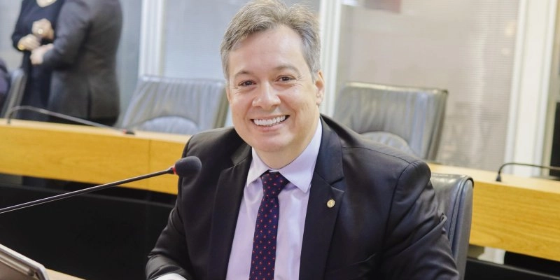 ALPB aprova projeto de Júnior Araújo que garante transporte gratuito para pacientes com câncer e doenças graves na Paraíba