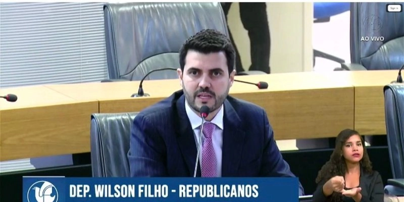 ALPB aprova projeto de Wilson Filho que estabelece acompanhamento de recém-formados no mercado de trabalho 