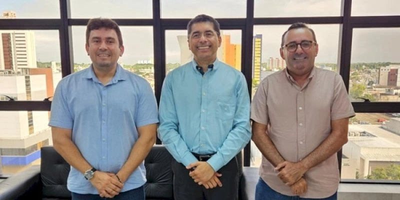 Helder Carvalho discute investimentos para Sousa em reunião com o secretário de Estado do Planejamento, Orçamento e Gestão da PB