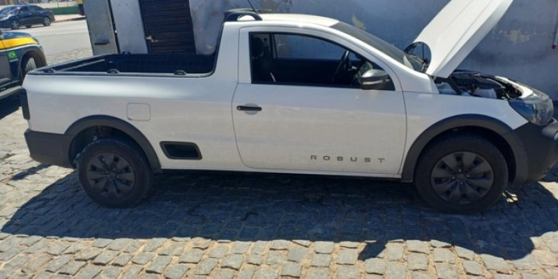PRF recupera caminhonete furtada e flagra três condutores embriagados na Paraíba