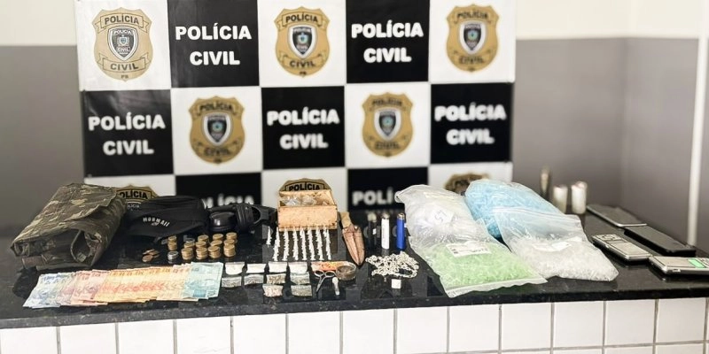 Polícia Civil cumpre mandado de busca e apreensão e desarticula ponto de tráfico de drogas