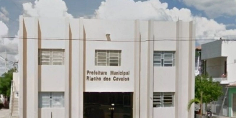 Contratos de exames e locação de tratores levam TCE a punir ex-prefeito no Sertão