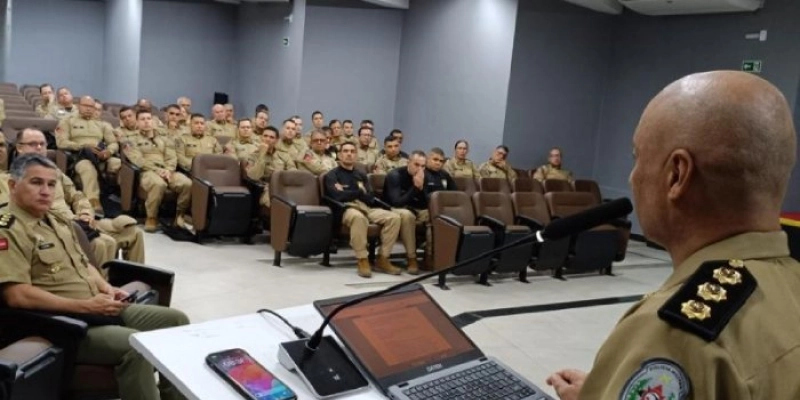 PM inicia capacitação sobre câmeras corporais para policiais que atuarão no São João