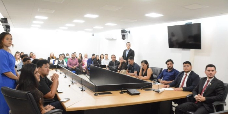 Estudantes de Direito apresentam propostas de projetos de lei durante visita à ALPB