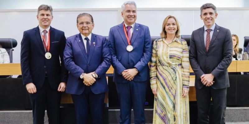 ALPB homenageia contador Alexandre Aureliano e a Conplan