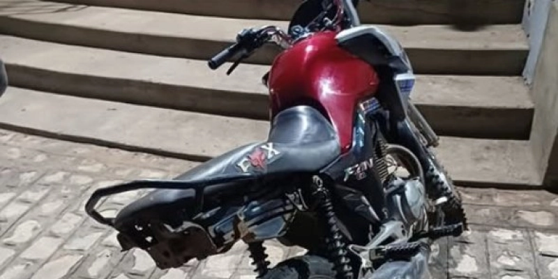 Polícia Militar apreende motocicleta sem placa e conduz condutor por direção perigosa em Bom Jesus