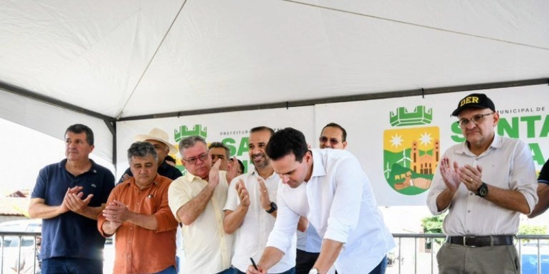 Lucas Ribeiro entrega obras e autoriza reforma de escola quilombola em Santa Luzia