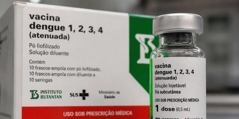 Governo federal suspende vacinação contra dengue após mortes suspeitas