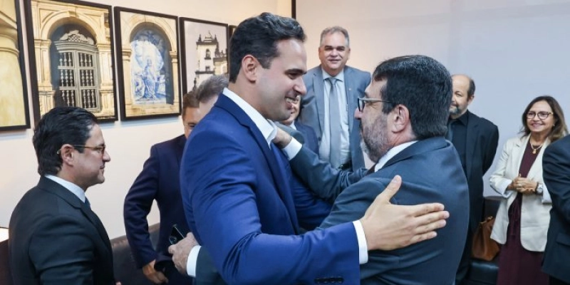 Governador Lucas Ribeiro destaca fortalecimento institucional durante posse do novo corregedor-geral do MPPB
