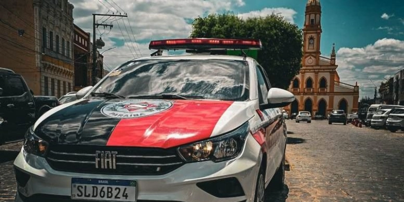 Suspeito com ordem judicial em aberto é preso pela PM em via pública de Pombal
