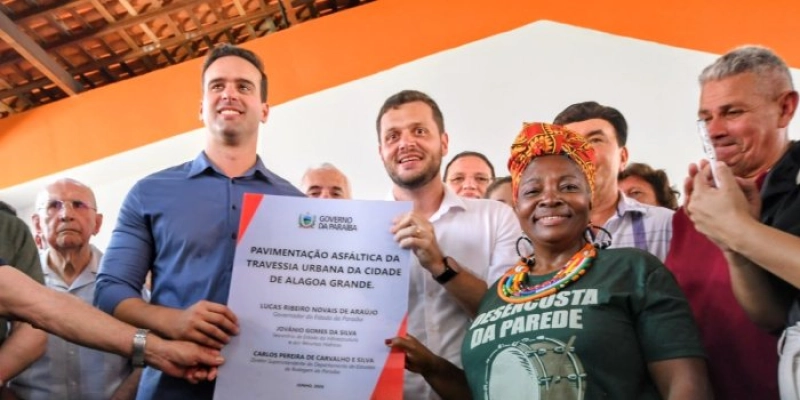 Lucas Ribeiro entrega complexo educacional de R$ 18 milhões e autoriza licitação de estrada em Alagoa Grande