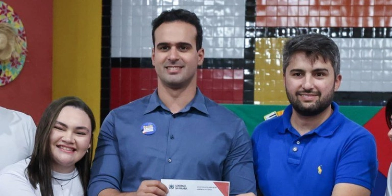 Governador entrega travessias urbanas de Esperança e autoriza obra de abastecimento d'água no Distrito do Pintado