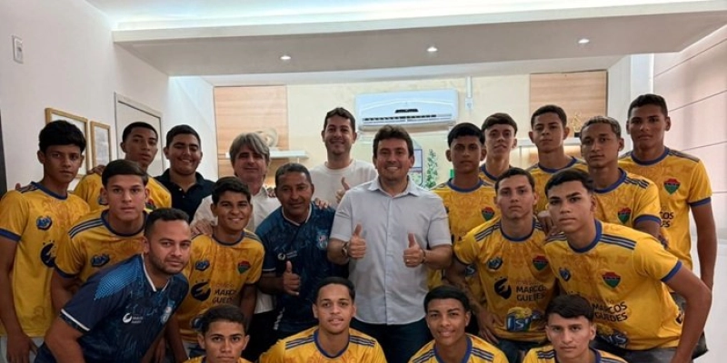 Prefeito Helder Carvalho recebe delegação do CRA e comemora título estadual sub-17 conquistado por Sousa
