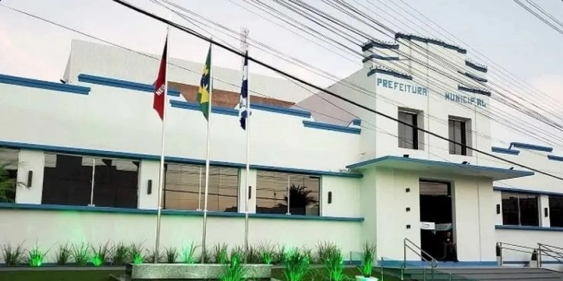 Prefeitura de Uiraúna garante estabilidade de 192 servidores em polêmica histórica