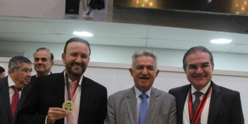 ALPB homenageia advogados Solon Benevides e Allisson Vitalino com medalhas Epitácio Pessoa e Tarcísio de Miranda Burity