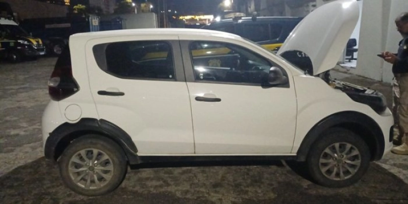 Ações da PRF em Campina Grande resultam em prisão de foragido e apreensão de carro clonado