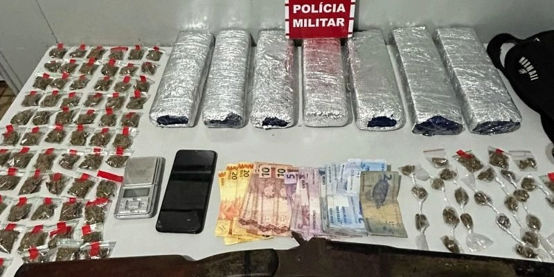 Operação conjunta das Polícias Militar e Civil apreende drogas, arma e prende suspeito