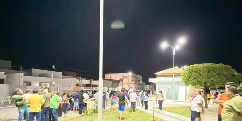 Gestão Helder Carvalho entrega praça aos moradores do bairro Estreito, em Sousa