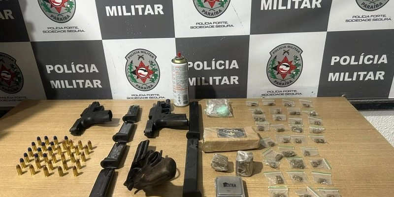 Operação da PM em área de mangue resulta na apreensão de três armas e drogas