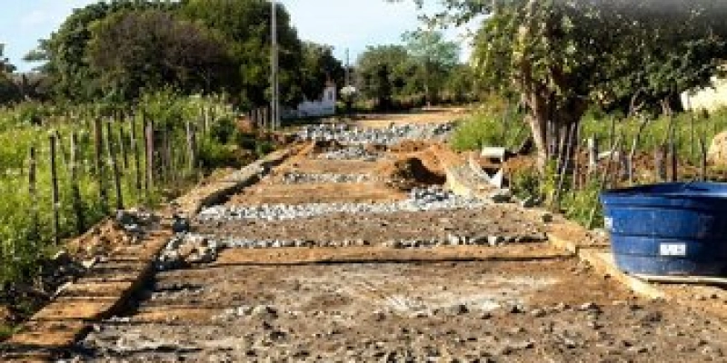 Prefeitura de Vieirópolis acelera obras de passagem molhada na comunidade Cachoeira de Cima