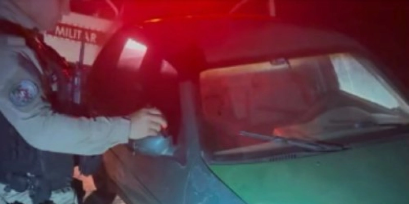 Motorista perde o controle e bate contra ribanceira em Santa Helena
