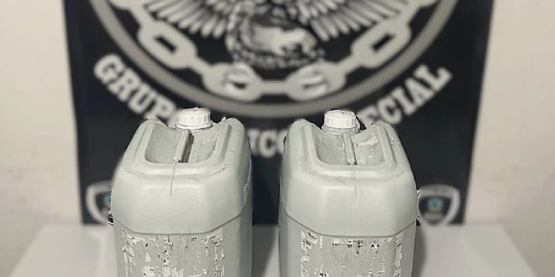 Polícia Civil apreende, na PB, 40 litros de “loló” e prende mulher por tráfico de drogas