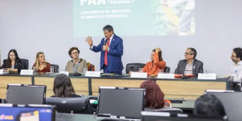 Com PAA, renda da agricultura familiar cresce até 30% e dependência do CadÚnico cai