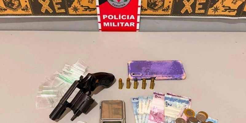 Polícia miliar prende suspeito de tráfico com arma e drogas