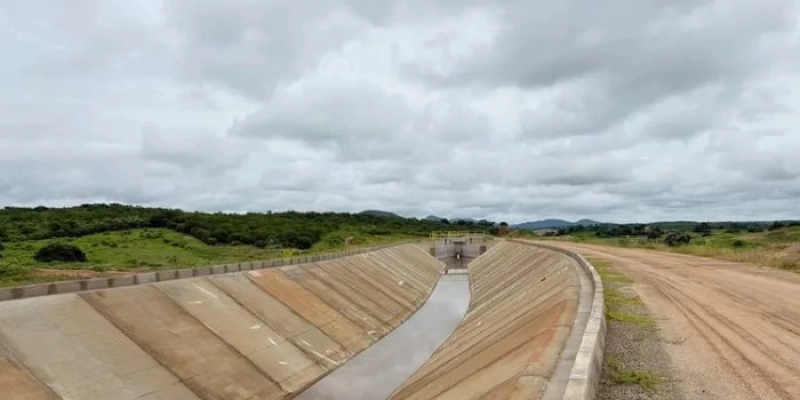 Detonação em obra da Transposição lança pedras e danifica 45 casas em Uiraúna; Governo Federal investiga falha