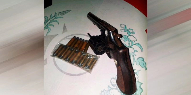 Polícia Militar prende homem por violência doméstica e apreende arma de fogo em Ouro Velho