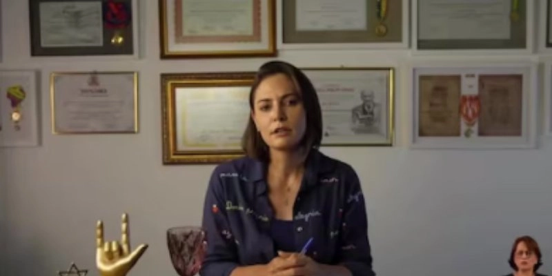 Michelle Bolsonaro pede união e esclarece desentendimento com Flávio Bolsonaro