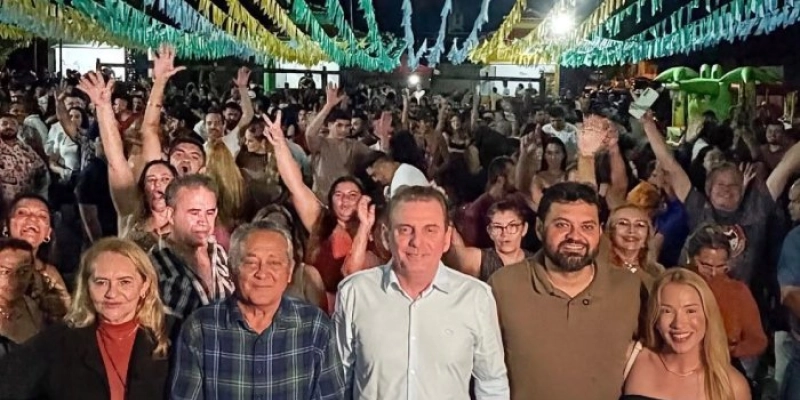 Chico Mendes prestigia o ‘São João de Ruas’ em Cachoeira dos Índios e exalta tradição sertaneja