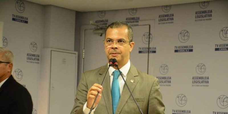 Jutay Meneses destaca lei que garante assistência religiosa a idosos em instituições de longa permanência na Paraíba