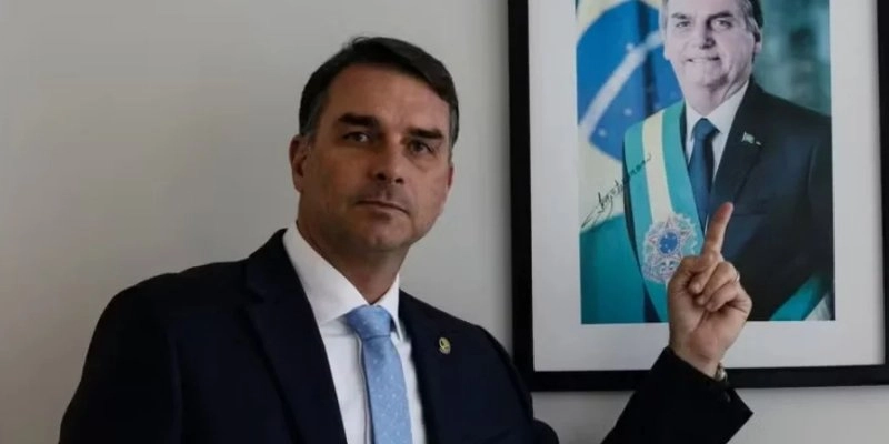 Flávio Bolsonaro antecipa visita a Campina Grande em meio à agenda de pré-campanha