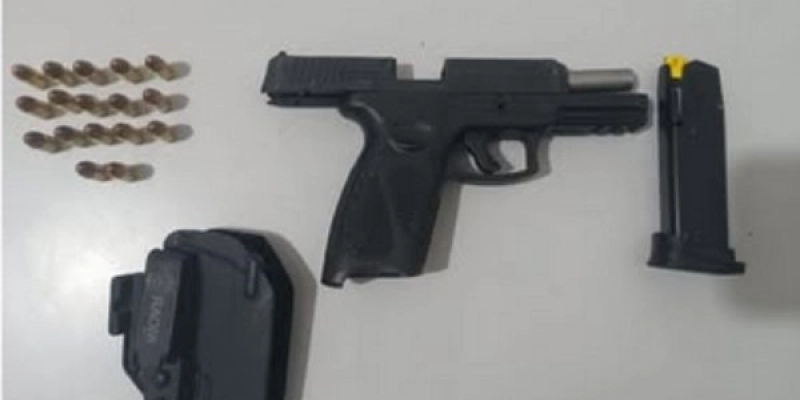 Adolescentes tentam fugir da PM em moto e são apreendidos com pistola 9mm no Centro de Patos